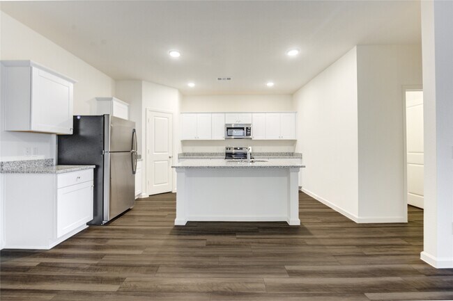 Building Photo - 8815 Vacek Xing Wy