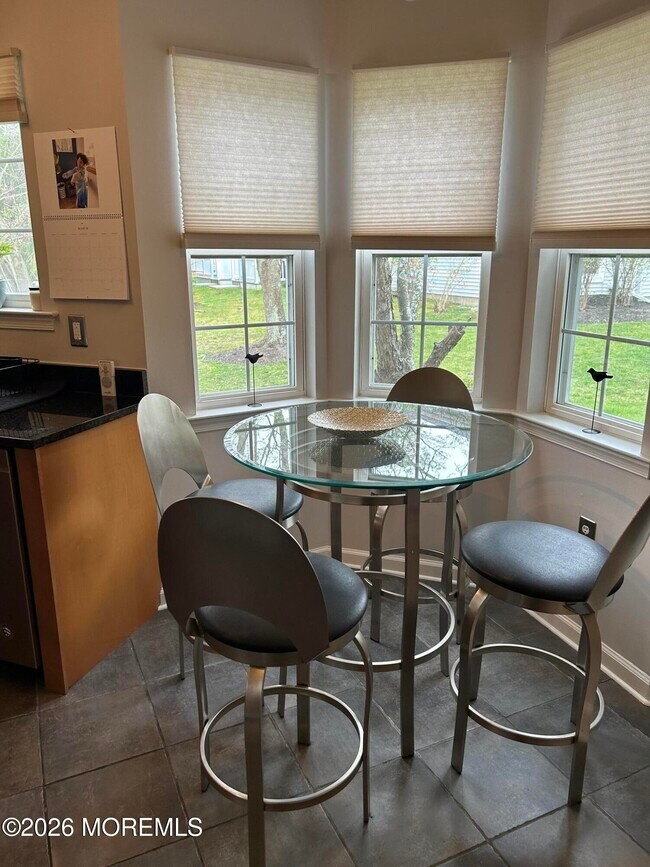 Building Photo - 165 Jefferson Dr