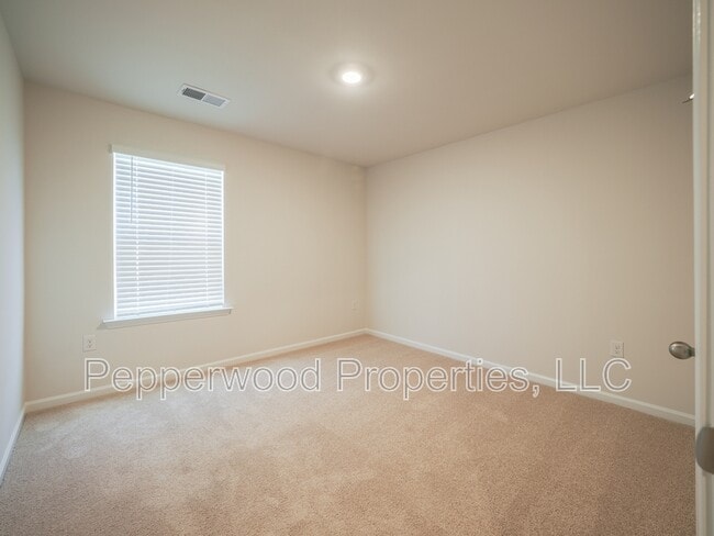 Building Photo - 1761 Rein Dr