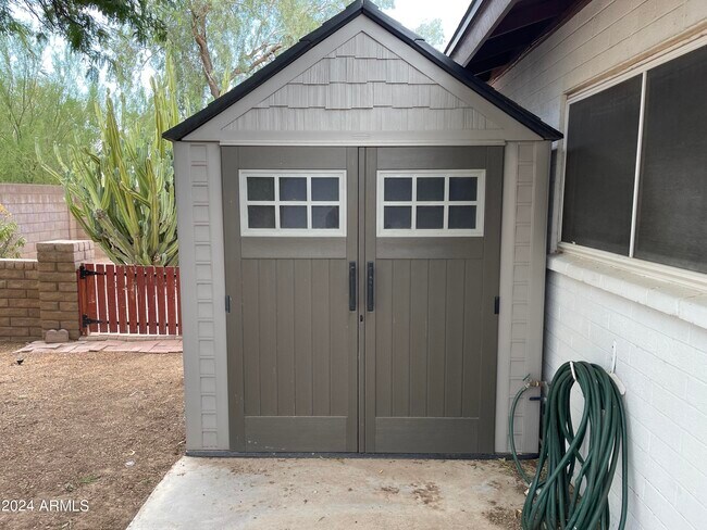 Building Photo - 8473 E Pierce St