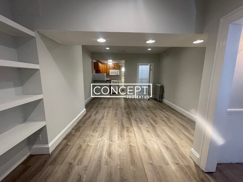 Building Photo - 379 Commonwealth Ave