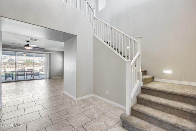 Building Photo - 9944 W Louise Dr