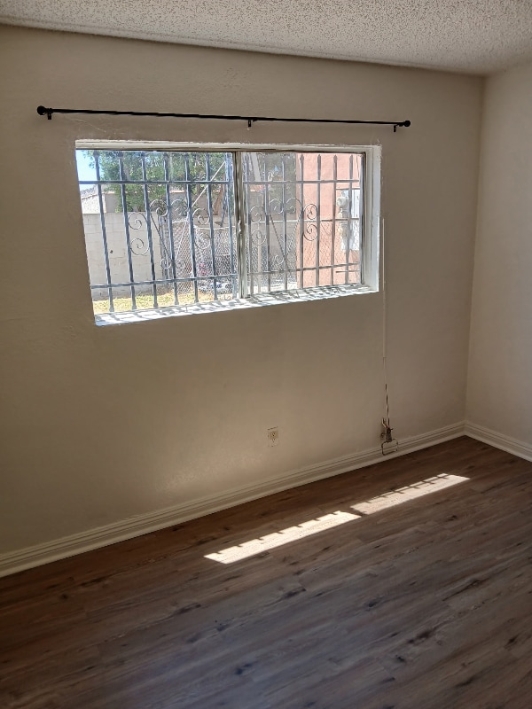 Building Photo - 736 W Century Blvd