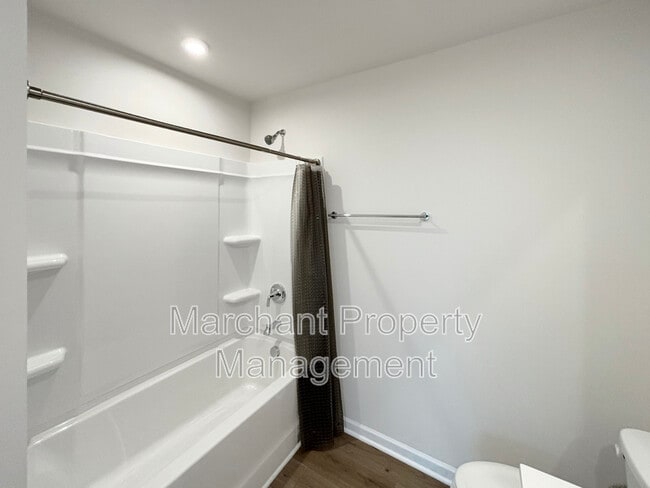 Building Photo - 305 Mancini Dr