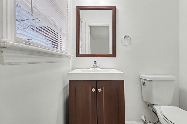 Building Photo - $1,495/month | 3 Bed | 2 Bath | Single-Level Ranch