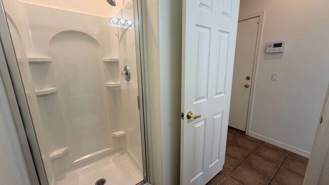 Building Photo - 43658 Caven Dr