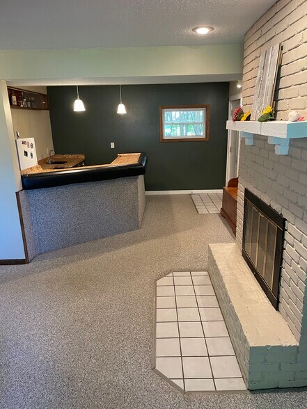 Building Photo - 3301 Larry Dr