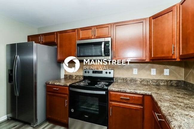 Building Photo - 3 Bedroom Pet-Friendly Home in Charlotte, NC with Main Street Renewal