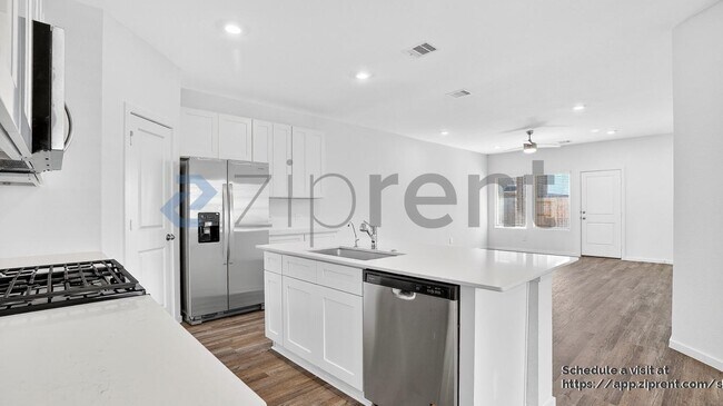 Building Photo - 3076 Dylan Skyland Dr