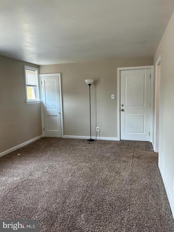 Building Photo - 611 Broadway