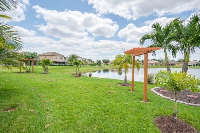 Building Photo - 3556 Forest Park Dr