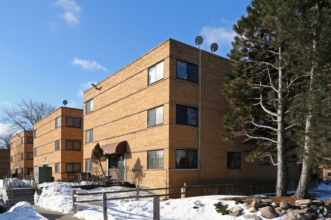 Building Photo - Arbor Court Apartments