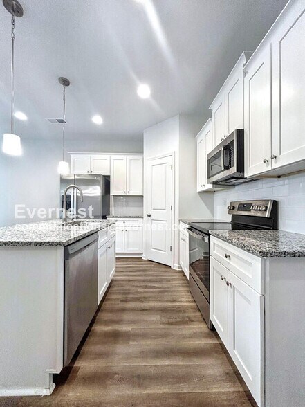 Building Photo - 1225 Marble St