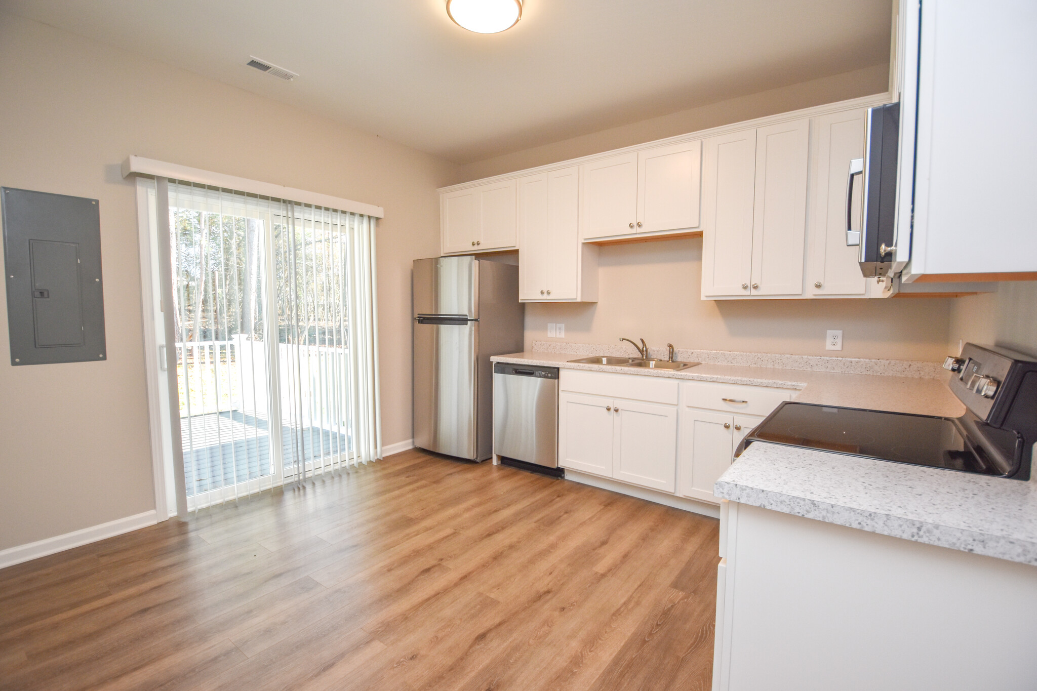 Kitchen - 83 Cunningham Rd