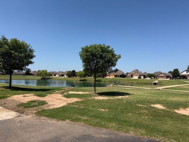 Building Photo - 3 bed plus office, Neighborhood amenities include a neighborhood pond, Pool and playground!
