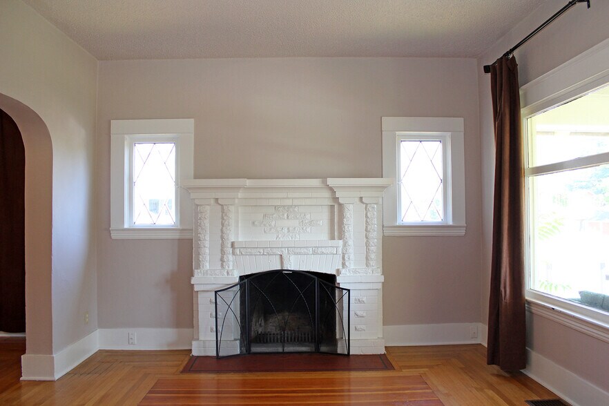 Building Photo - 1483 NE Going St