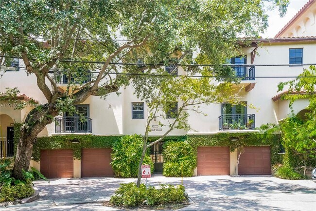 Building Photo - 2769 Coconut Ave