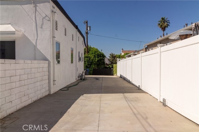Building Photo - 14356 Greenleaf St