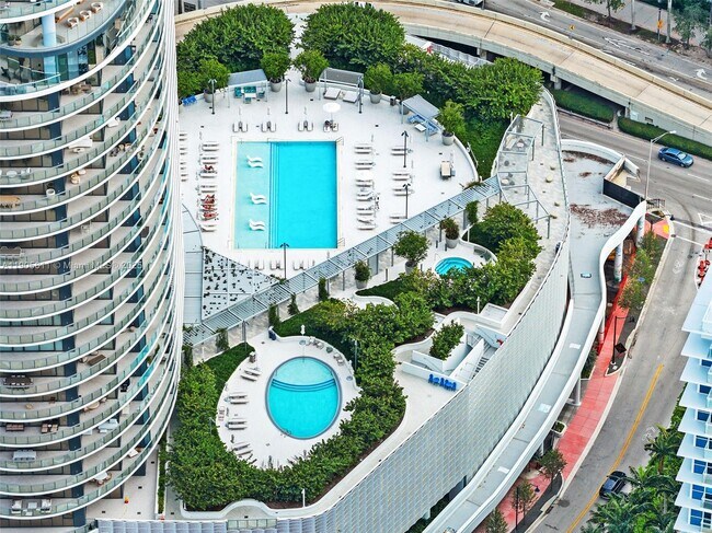 Building Photo - 501 West Ave