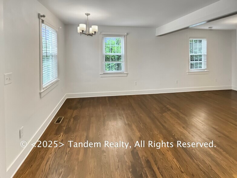 Building Photo - 2710 Sharondale Ct