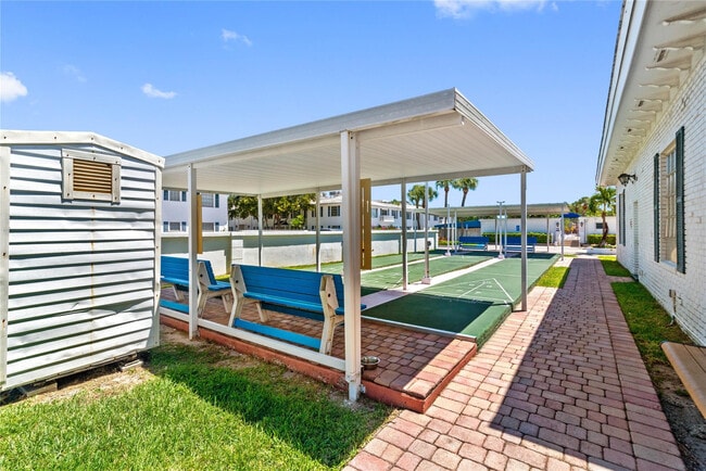 Building Photo - 2151 NE 68th St