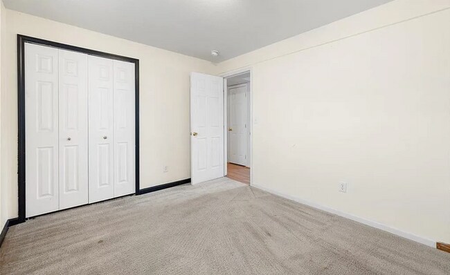 Building Photo - Spacious 5-Bedroom Home with Bonus Entertainment Room & Low-Maintenance Yard