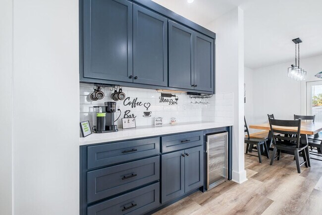 Building Photo - 238 Oleander Dr