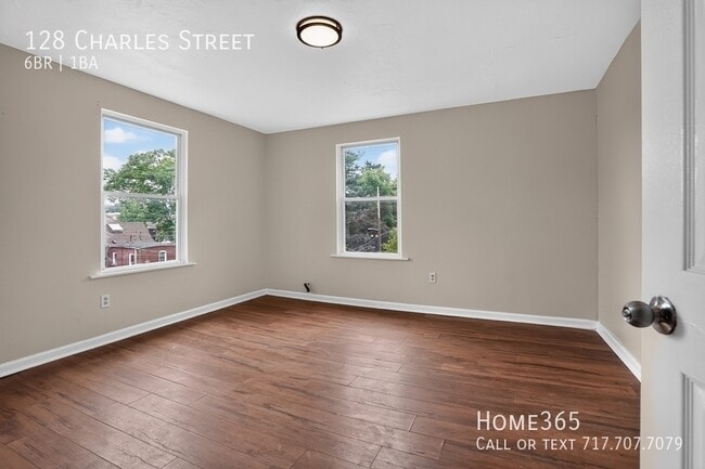 Building Photo - 128 Charles St