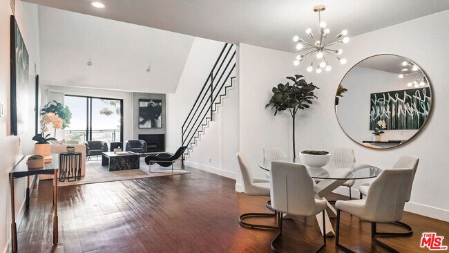 Building Photo - 8755 Shoreham Dr