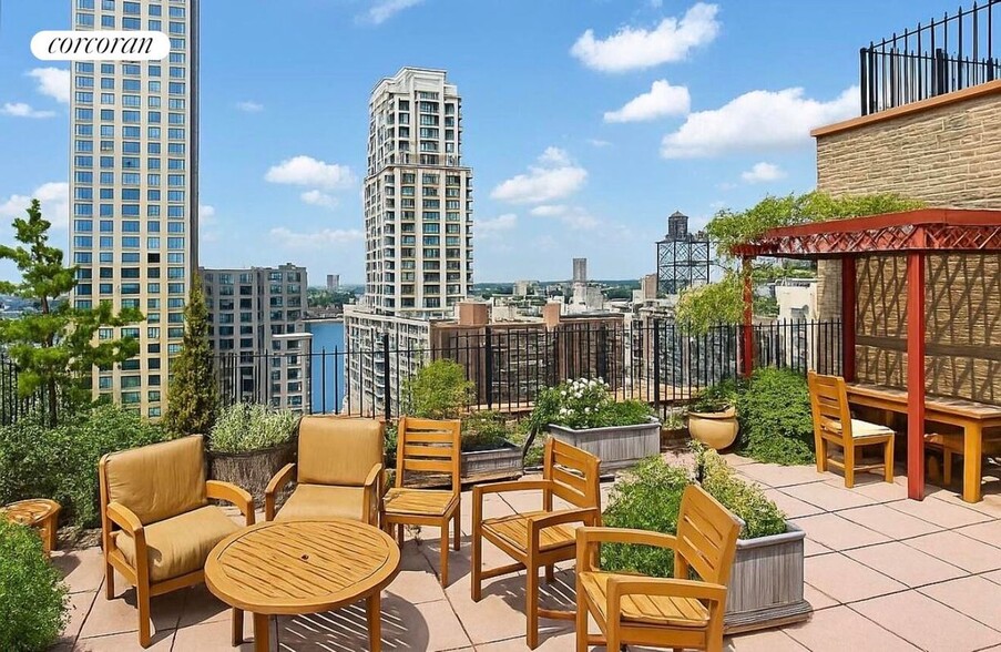 Building Photo - 235 W End Ave