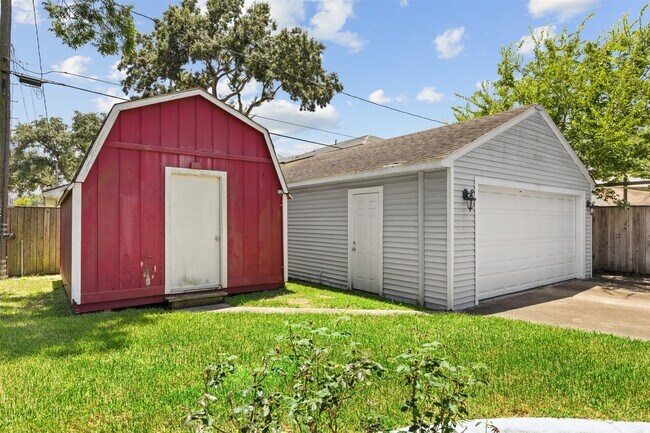 Building Photo - 1705 Althea Dr