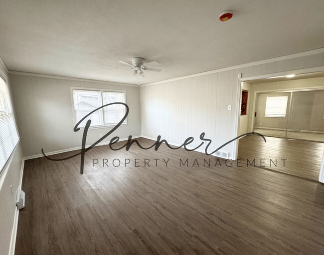 Building Photo - 811 S Hardy Ave