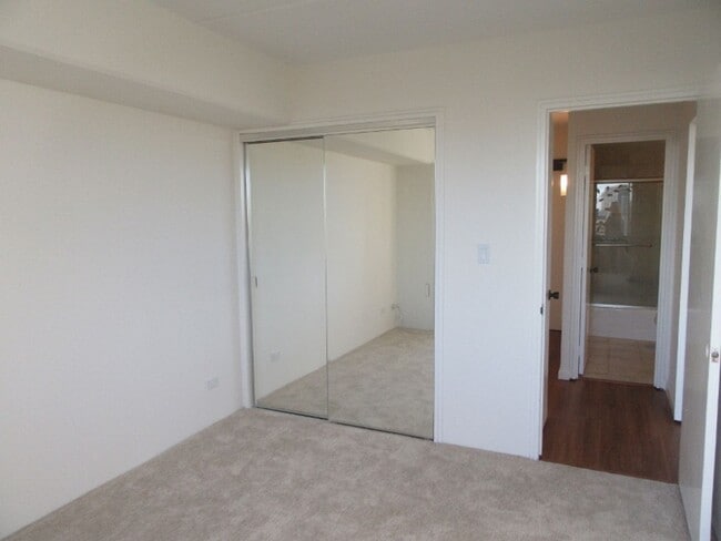 Building Photo - 2 Bed 2 Bath 1 Parking at Marco Polo Apartments, Amazing Views 28th Floor!!!