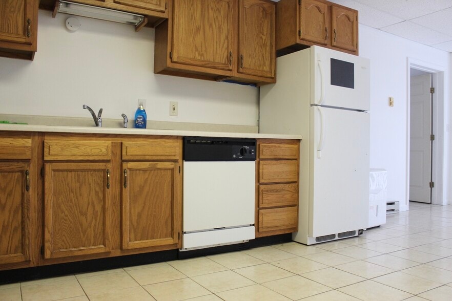 Kitchen Area - 28 Brown Hollow Ln