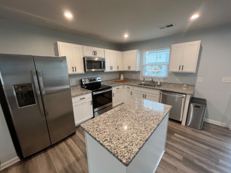 Building Photo - 206 Maple Frg Trl