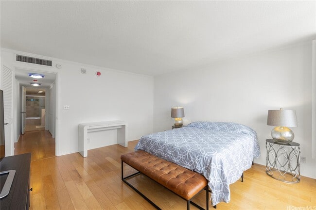 Building Photo - 1650 Ala Moana Blvd