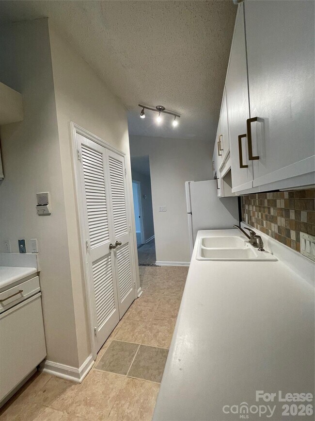Building Photo - 7368 Rose Terrace Ct