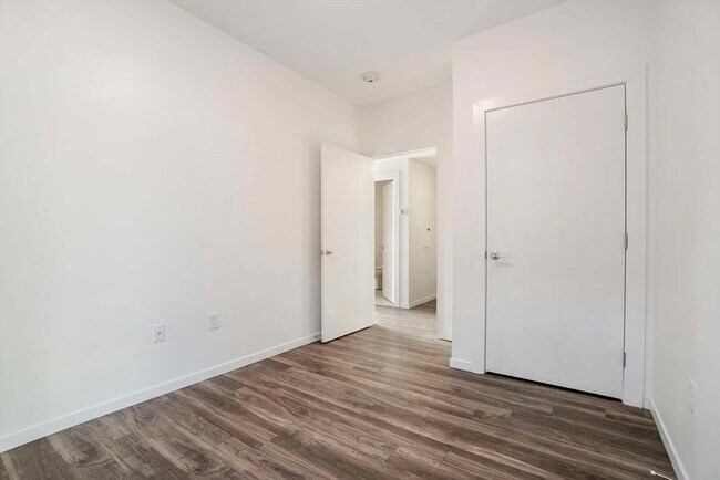 Building Photo - 839 Beacon St