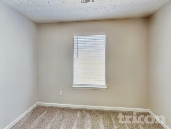 Building Photo - 1005 Ulster Ct