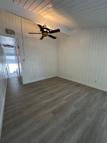 Building Photo - 14 Lakeway St