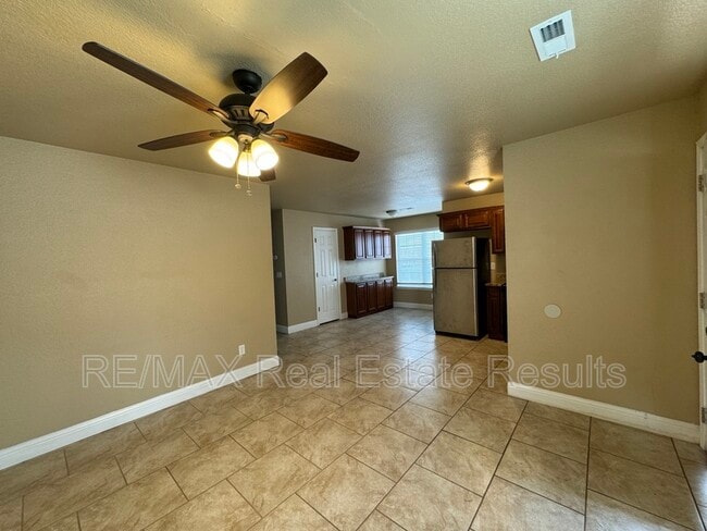 Building Photo - 1523 N Dawn Dr