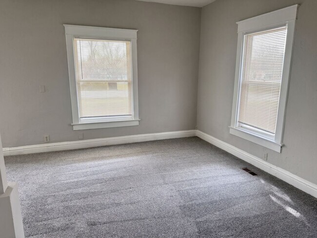 Building Photo - 2610 Quincy Ave