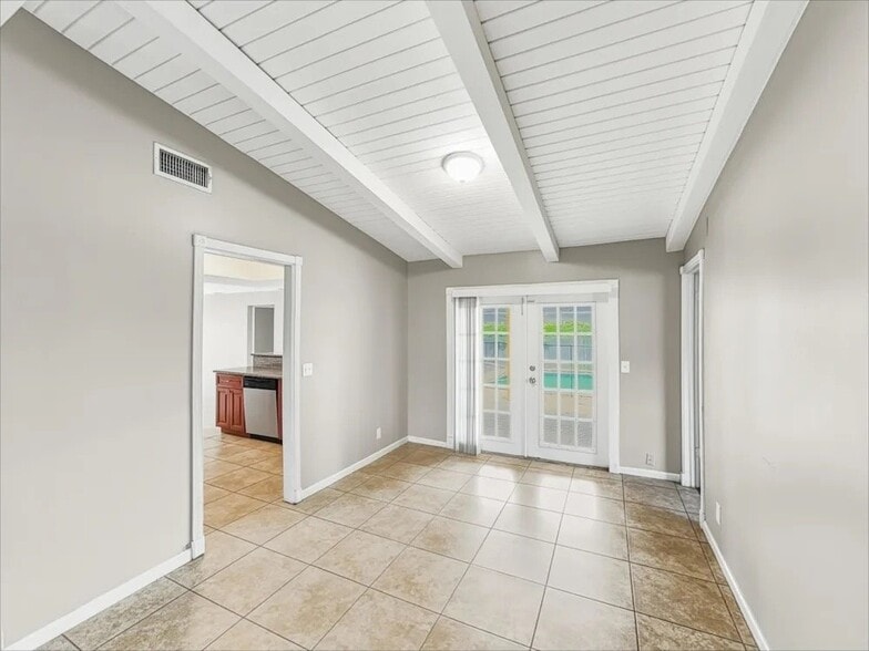 Building Photo - 784 Ryanwood Dr