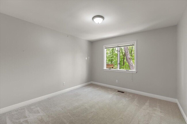 Building Photo - 3427 E Dobson Pl