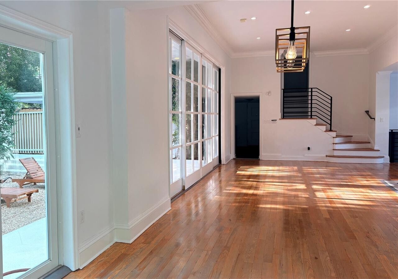 Building Photo - 2301 S Miami Ave