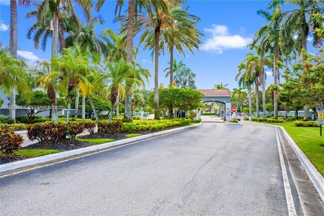 Building Photo - 3729 SW 51st St