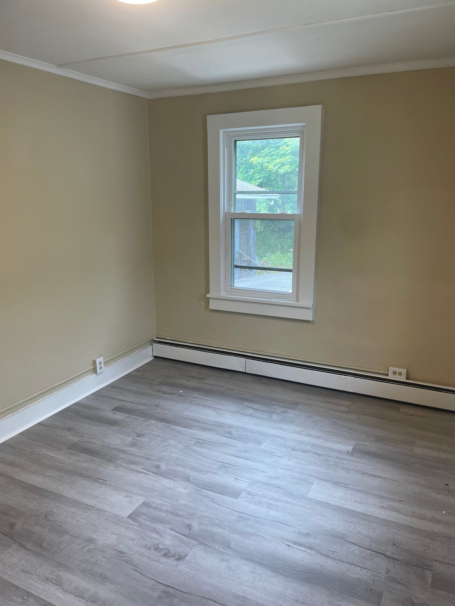 Building Photo - 207 Gorham Ave