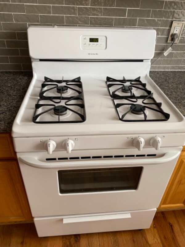 Building Photo - 2325 S Leavitt St