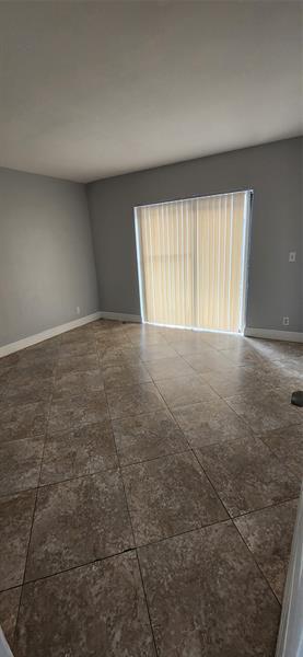 Building Photo - 10926 Royal Palm Blvd