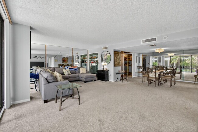 Building Photo - 4200 N Ocean Dr